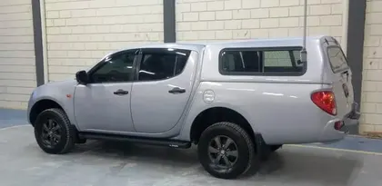 Miniatura L200